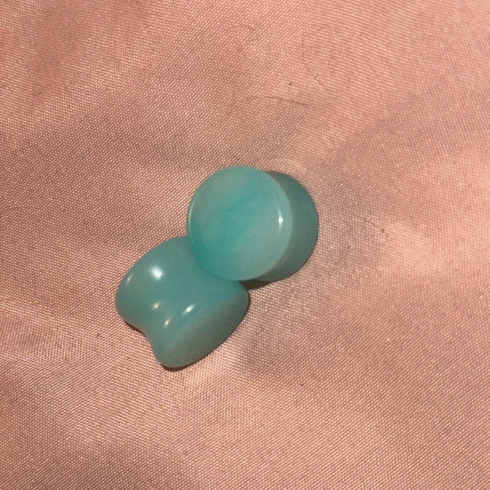 Double flared plugs